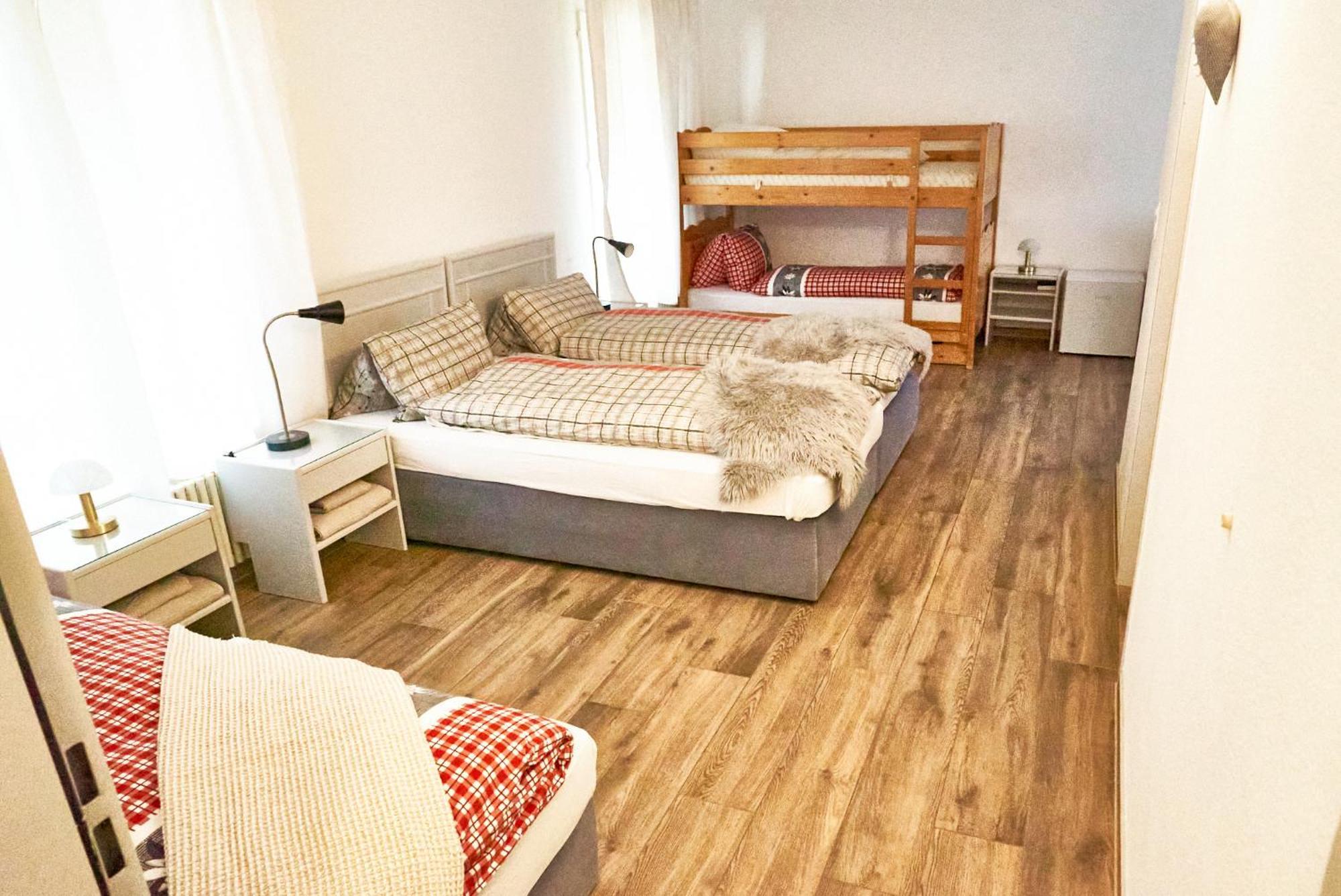Family Room By Interlaken Parking Därligen Zewnętrze zdjęcie